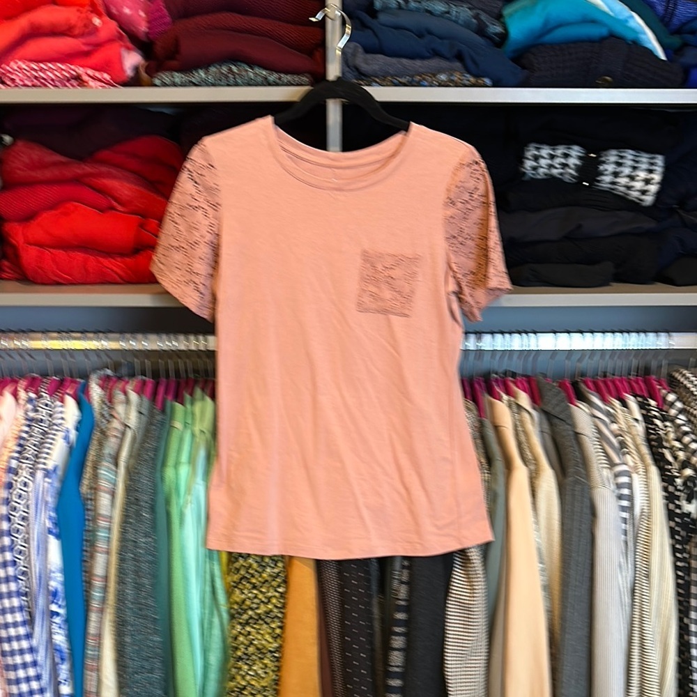 D & Co pink eyelet and t shirt material short sleeve crew neck top size XXS